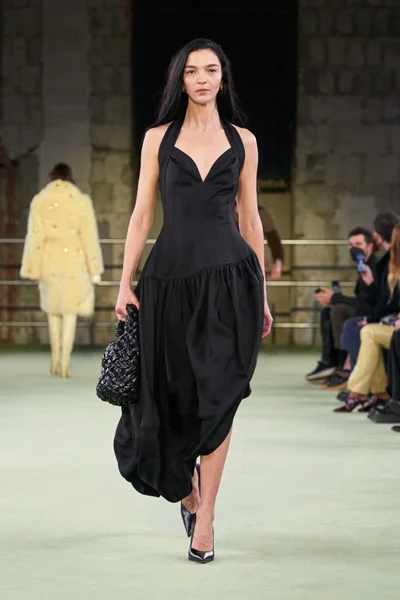 Look 54